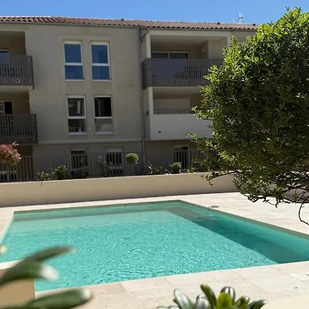 Neuf Piscine De Standing A Pied Apartment Uzes