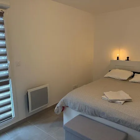 Neuf Piscine De Standing A Pied Apartment Uzes