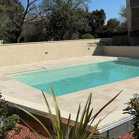 Neuf Piscine De Standing A Pied *