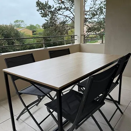 Neuf Piscine De Standing A Pied Uzes