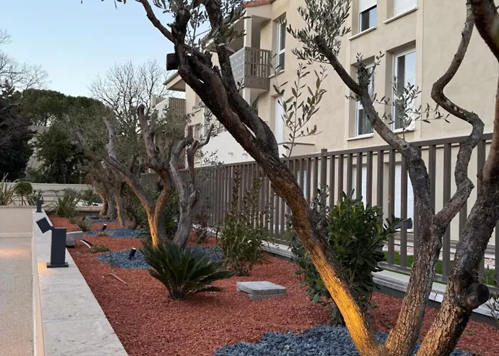 Neuf Piscine De Standing à Pied